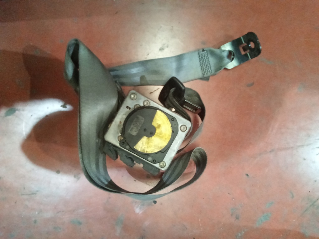 Cinturon delantero derecho seat toledo '05