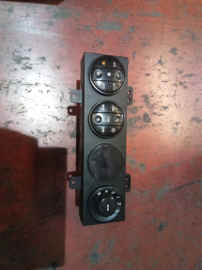 Mando climatizador Kia Carnival '04
