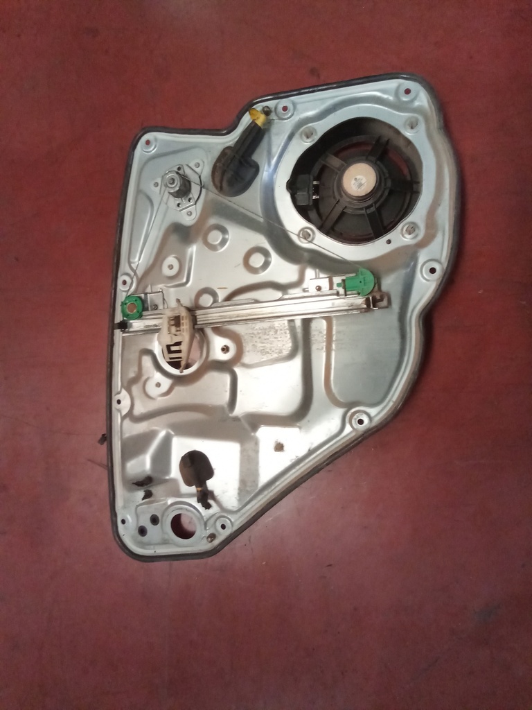 Elevalunas trasero derecho manual Fiat stilo '04