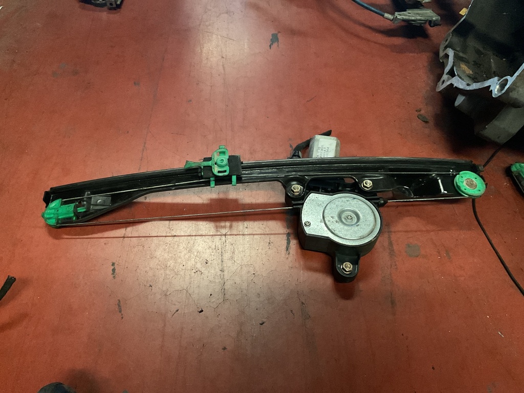Motor elevalunas delantero derecho fiat punto ‘02