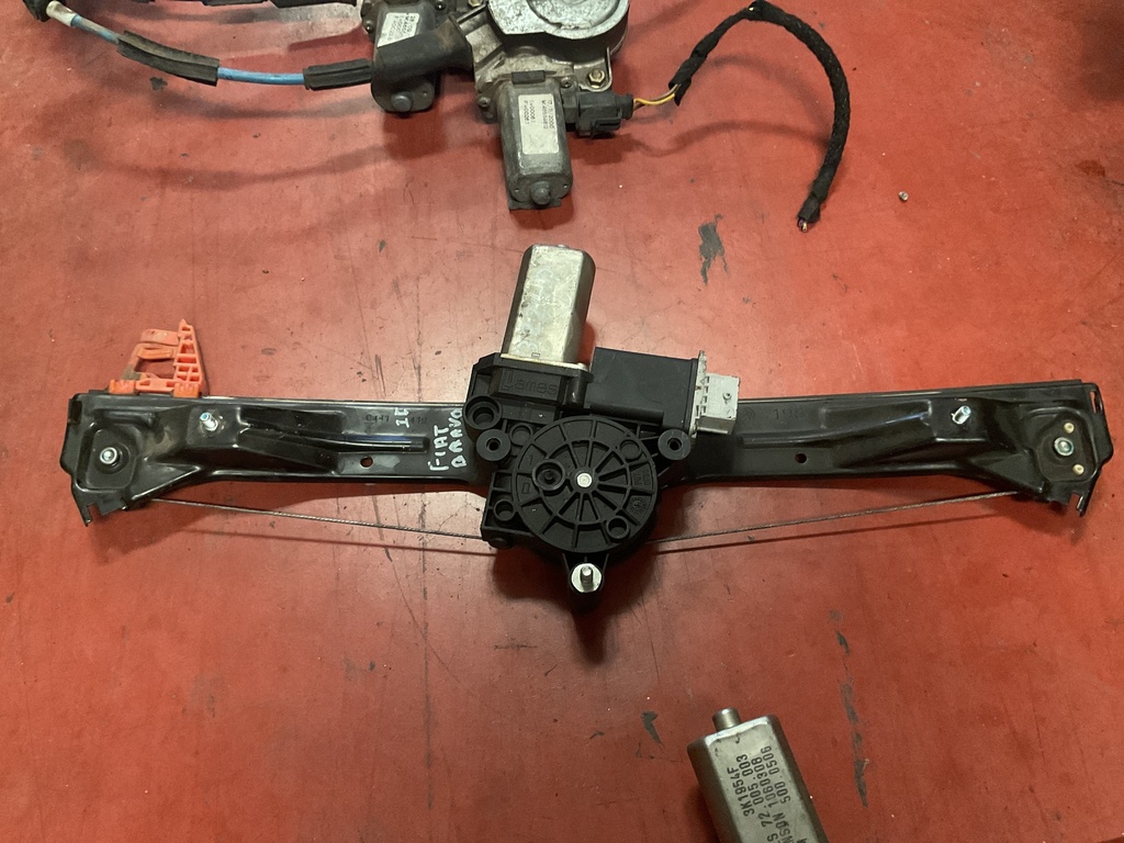 Motor eleva lunas delantero derecho fiat bravo ‘08