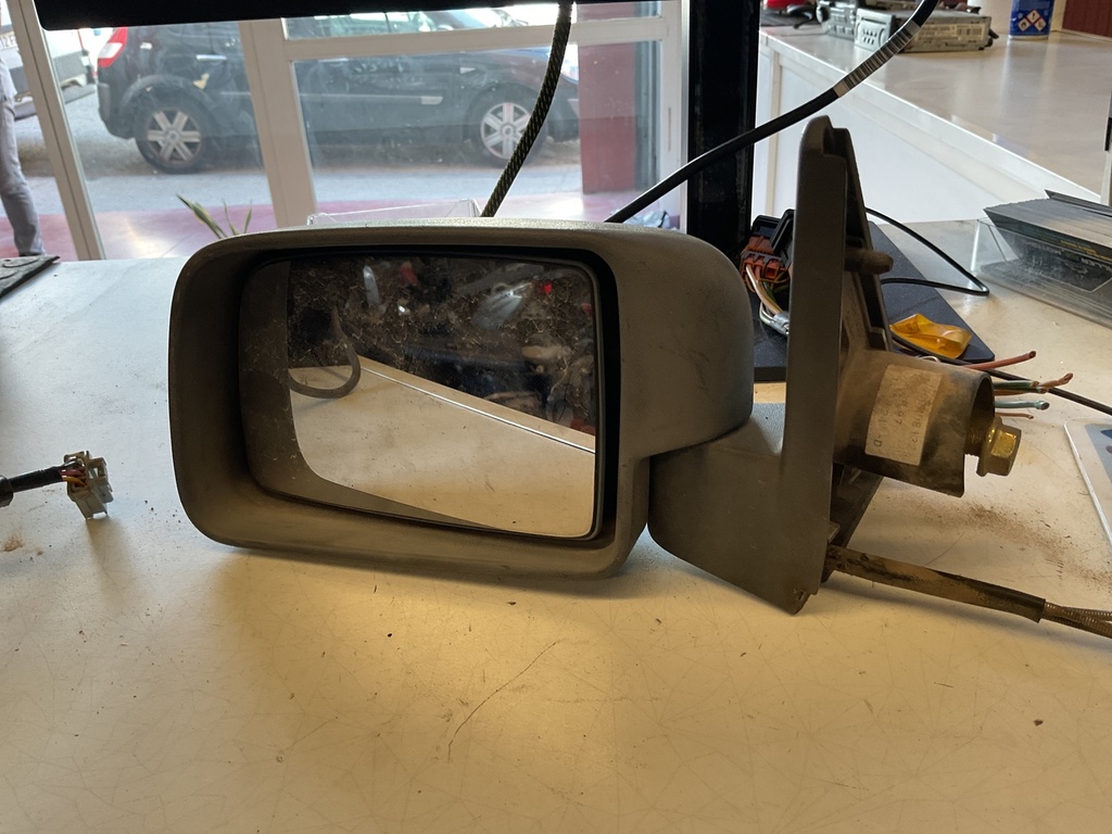 Retrovisor izquierdo renault express ‘95