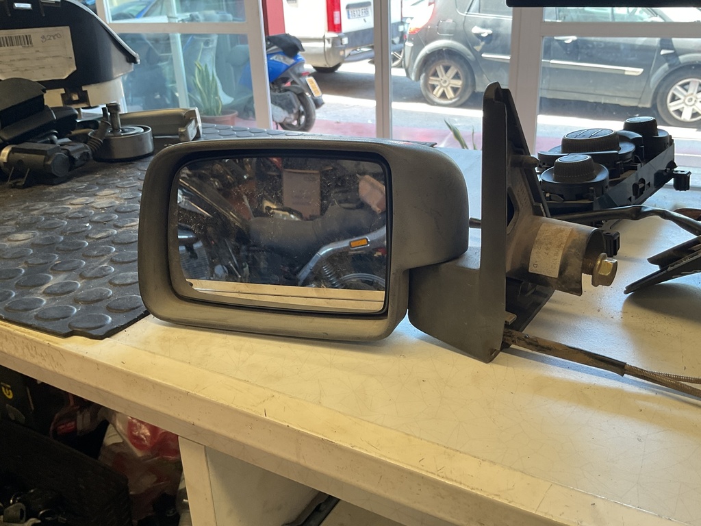 RETROVISOR IZQUIERDO RENAULT EXPRESS ´96