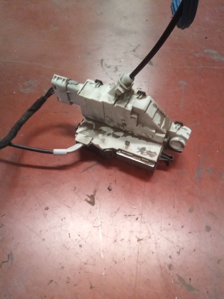 Cerradura trasera izquierda Peugeot 407 '06