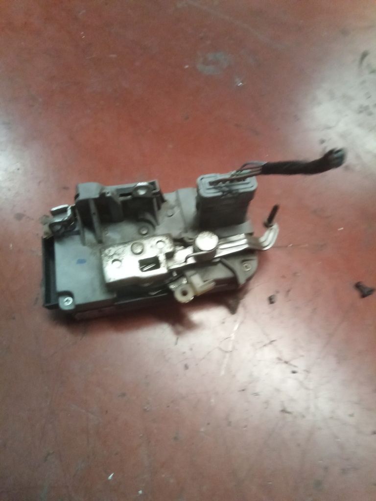 Cerradura delantera izquierda Peugeot 807 '03