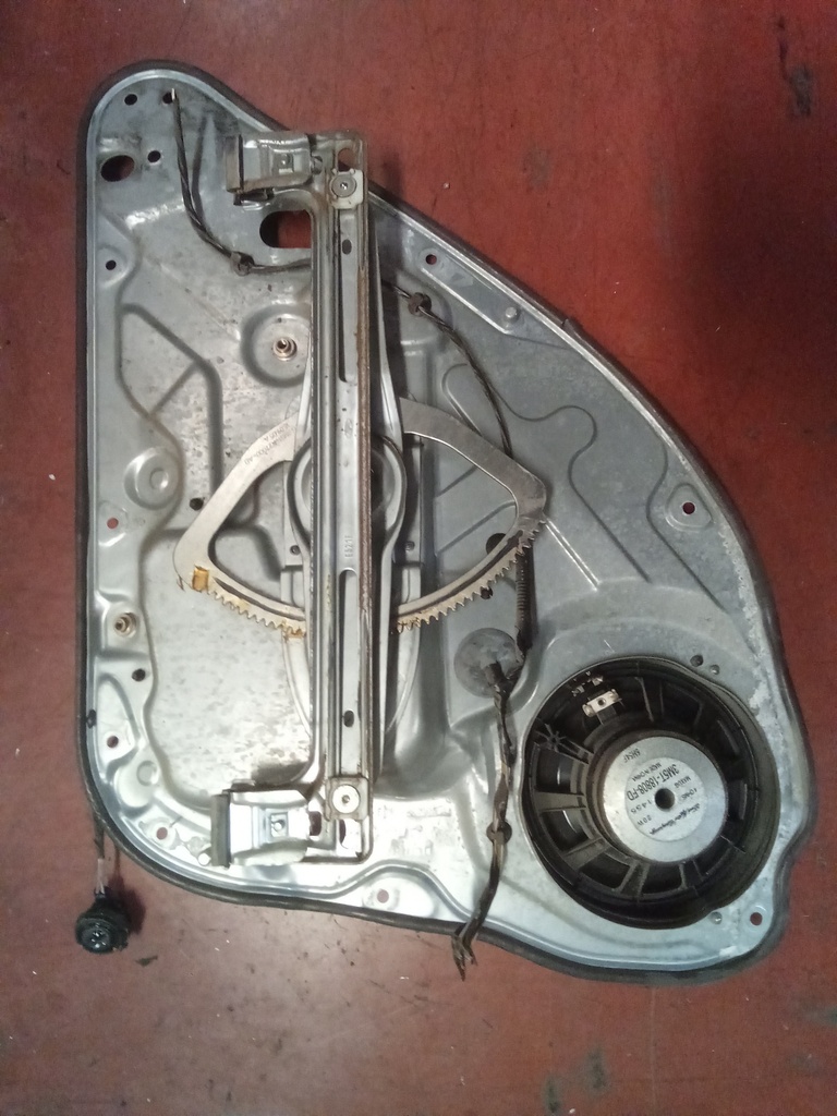 Elevalunas trasero izquierdo manual Ford Focus '05