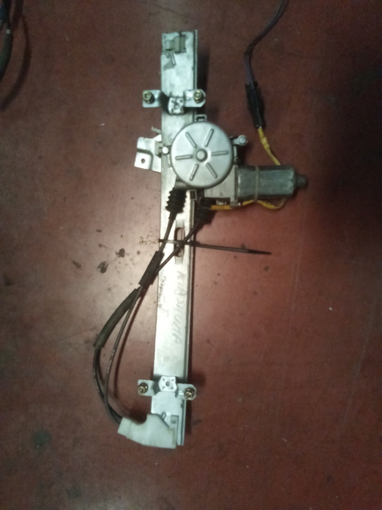 Elevalunas delantero derecho Kia shuma '03