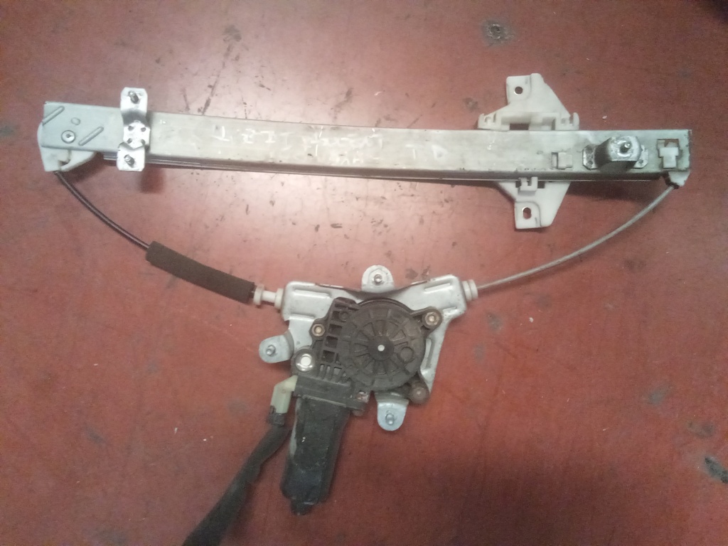 Elevalunas trasero derecho Hyundai accent '99