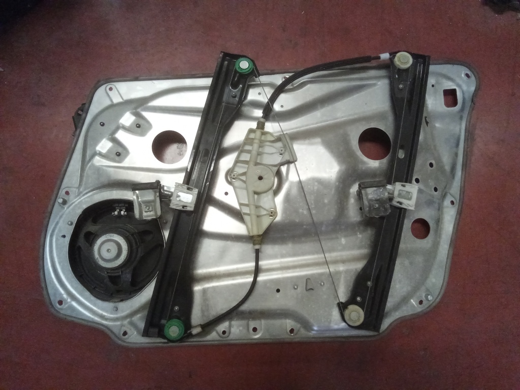 Elevalunas delantero izquierdo Mercedes clase c w204 '08