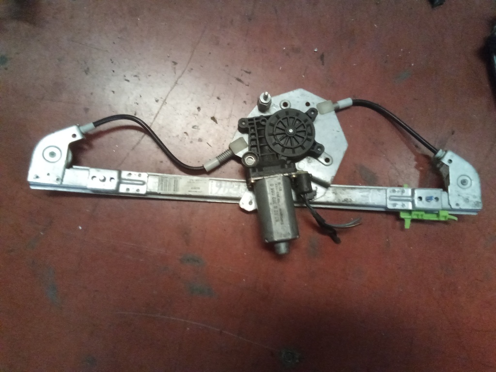 Elevalunas trasero izquierdo bmw serie 3 e46 '01