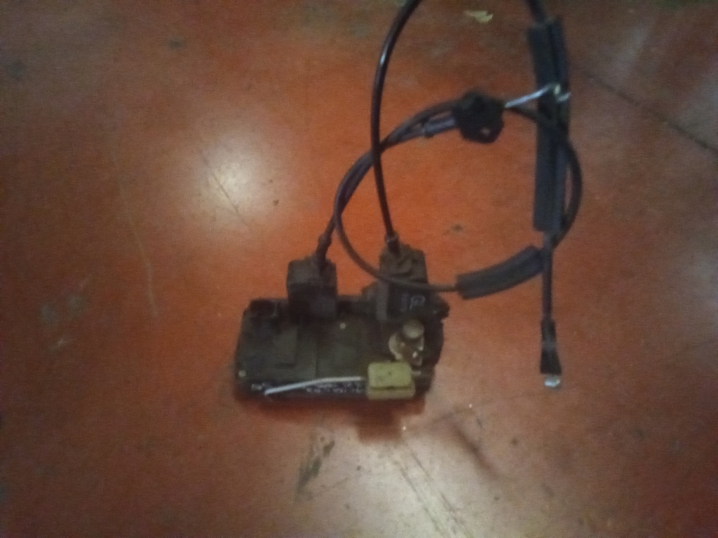 Cerradura trasera derecha Opel vectra c '05