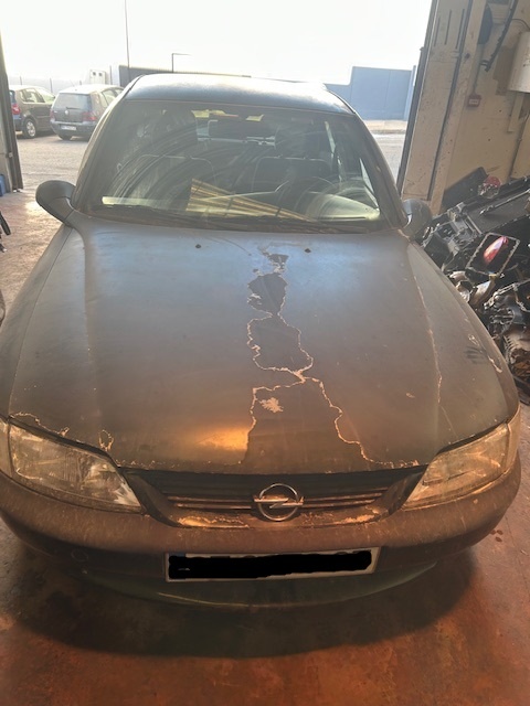 0269 OPEL VECTRA 1.6 GASOLINA 1998