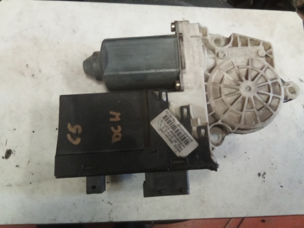 Motor elevalunas delantero derecho citroen c5 '01