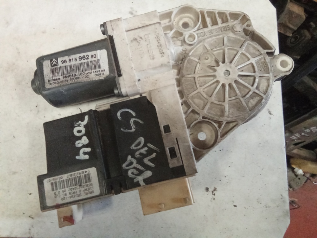 Motor elevalunas delantero derecho citroen c5 '06