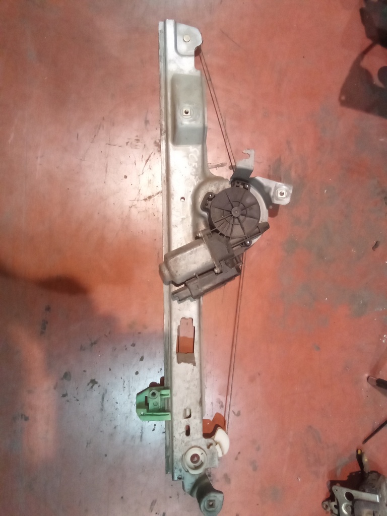 Elevalunas delantero izquierdo Renault Scenic '05