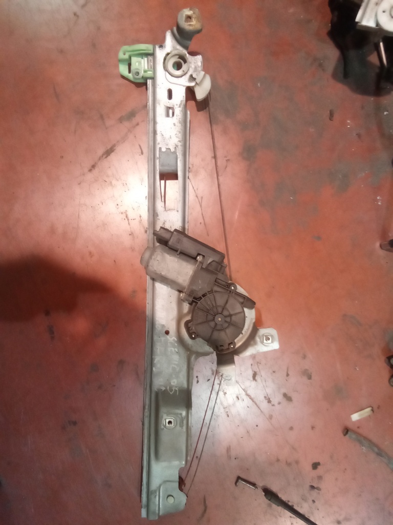 Elevalunas delantero derecho Renault Scenic '05