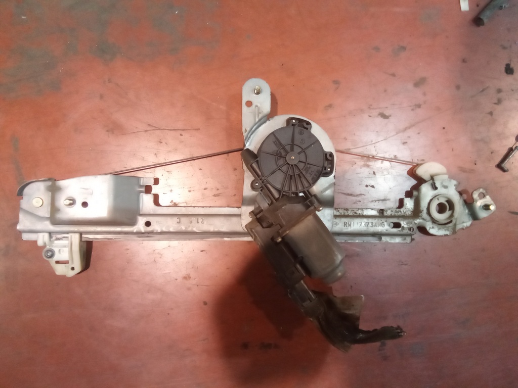 Elevalunas trasero izquierdo Renault Scenic '05