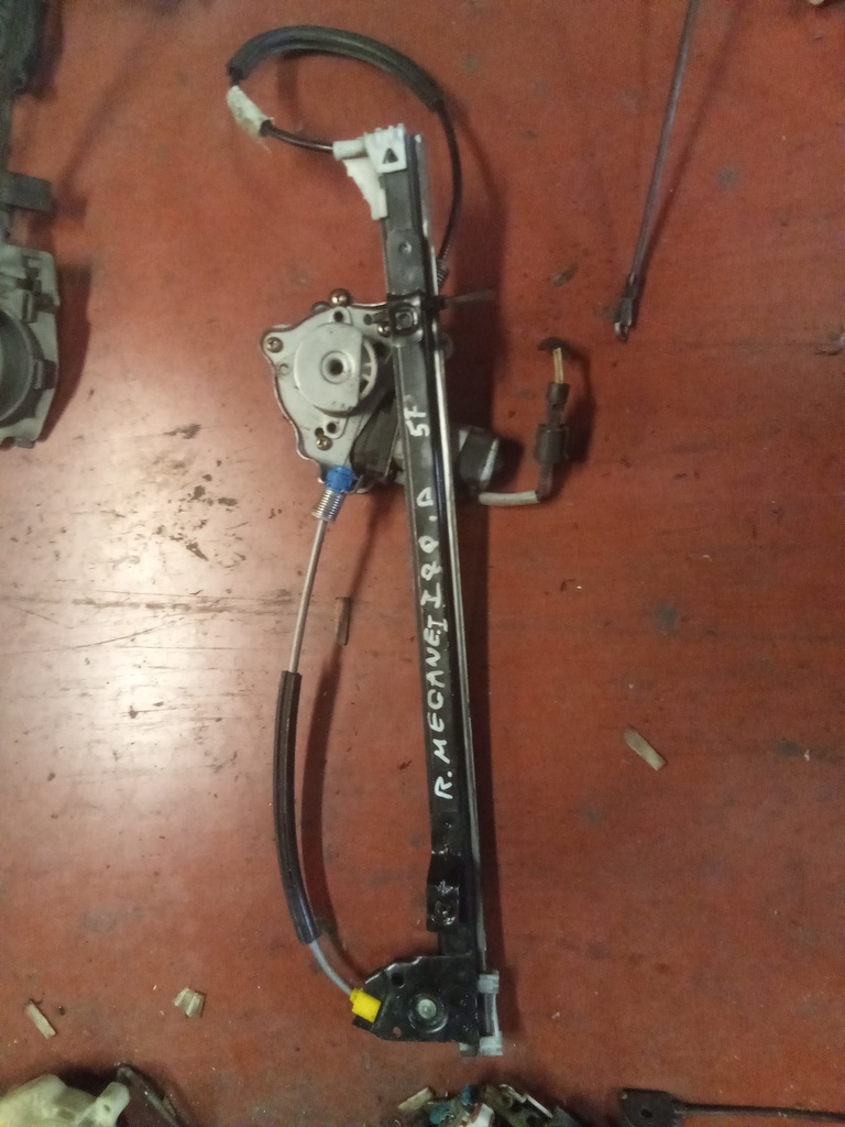 Elevalunas delantero izquierdo 5p Renault megane '00