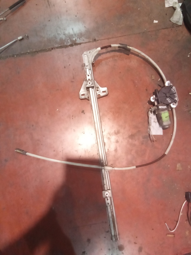 Elevalunas delantero izquierdo Renault master '01