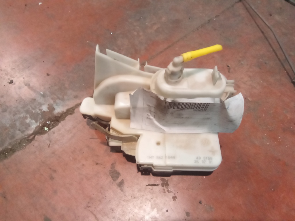 Cerradura trasera derecha Wolkswagen polo '99