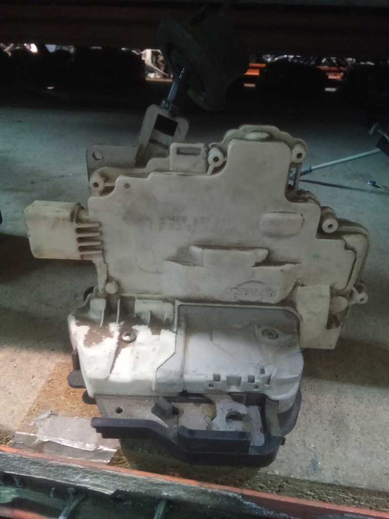 Cerradura trasera izquierda audi a6 '07