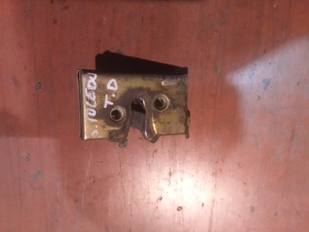 Cerradura trasera derecha seat Toledo '97