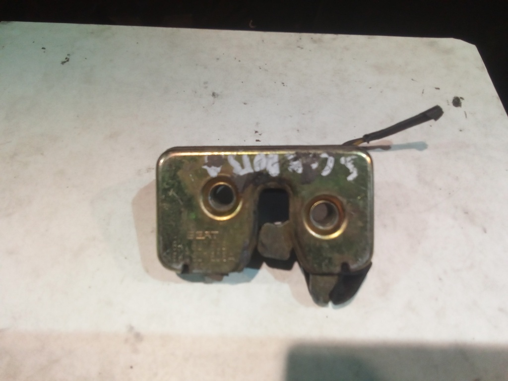 Cerradura maletero seat Cordoba '95