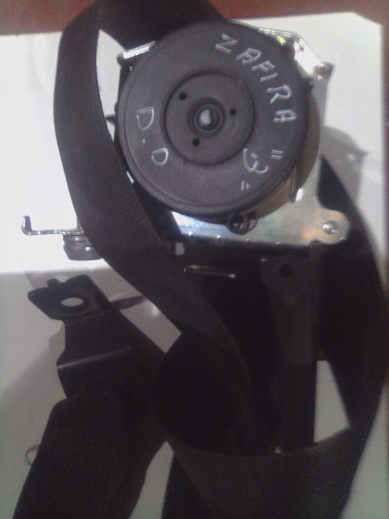 Cinturon delantero derecho opel zafira b '07