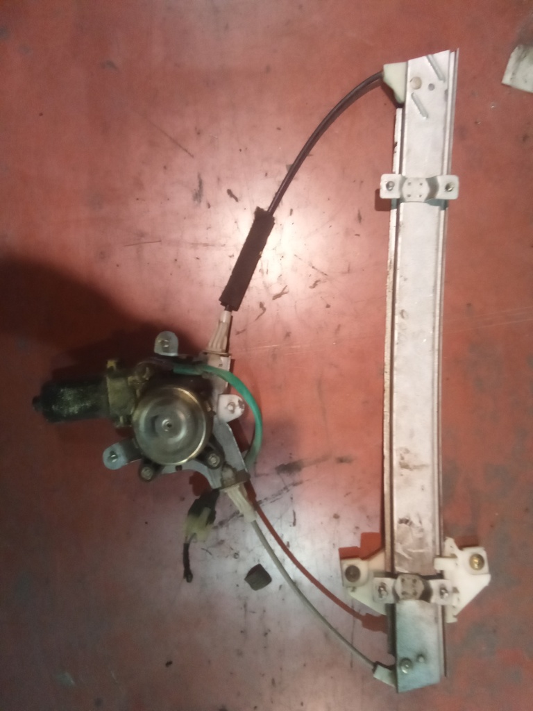 Elevalunas delantero derecho Daewoo lanos '02