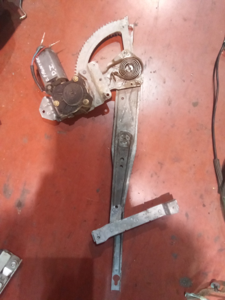 Elevalunas delantero izquierdo Opel frontera '97