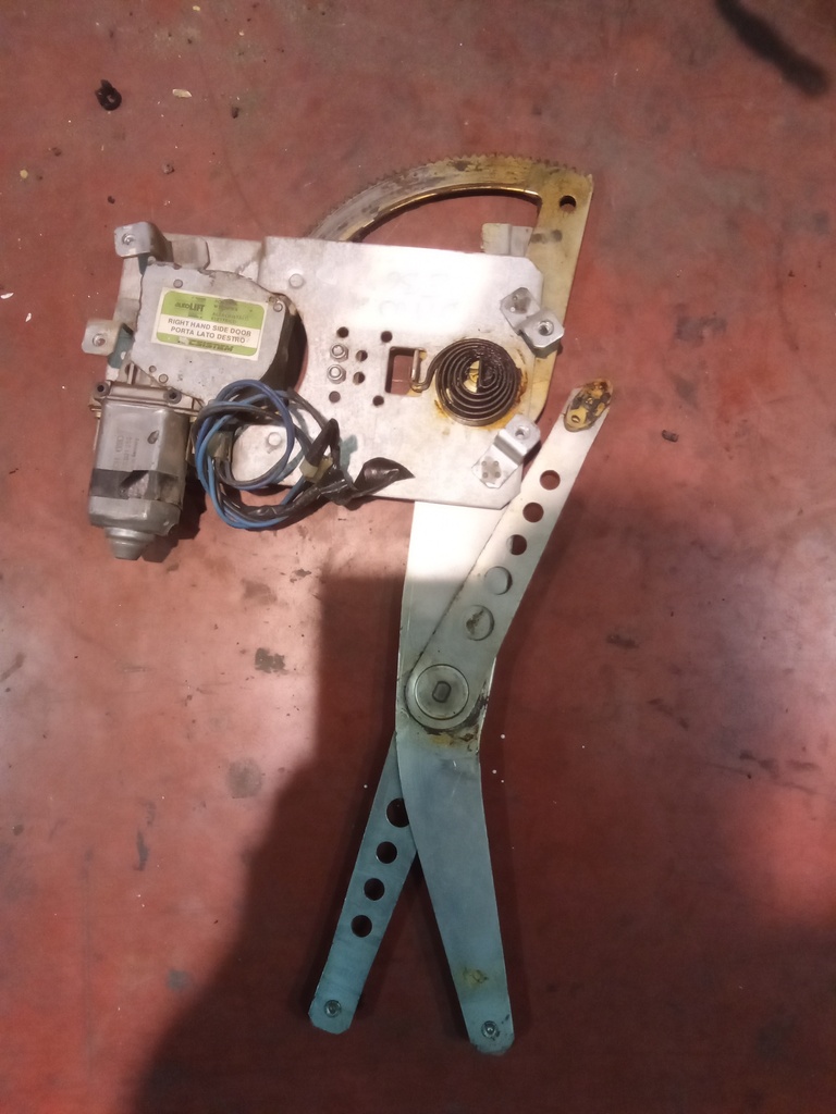 Elevalunas delantero derecho BMW serie 3 e36 '97