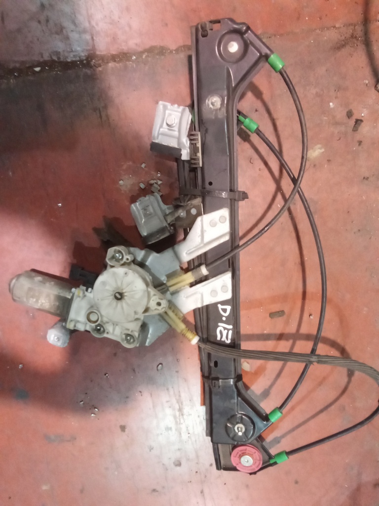 Elevalunas delantero izquierdo saab 9-3 '05