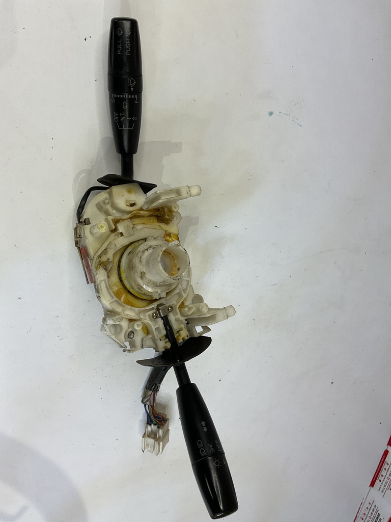 Mando multifuncion kia río año 2005