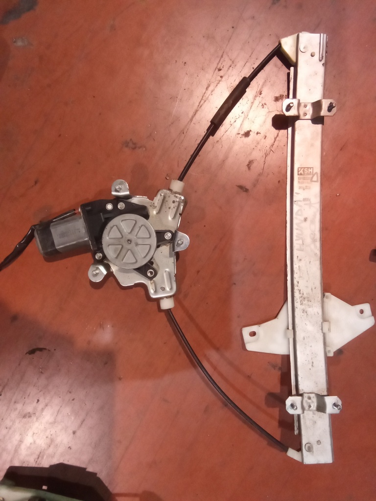 Elevalunas delantero derecho Hyundai accent '03