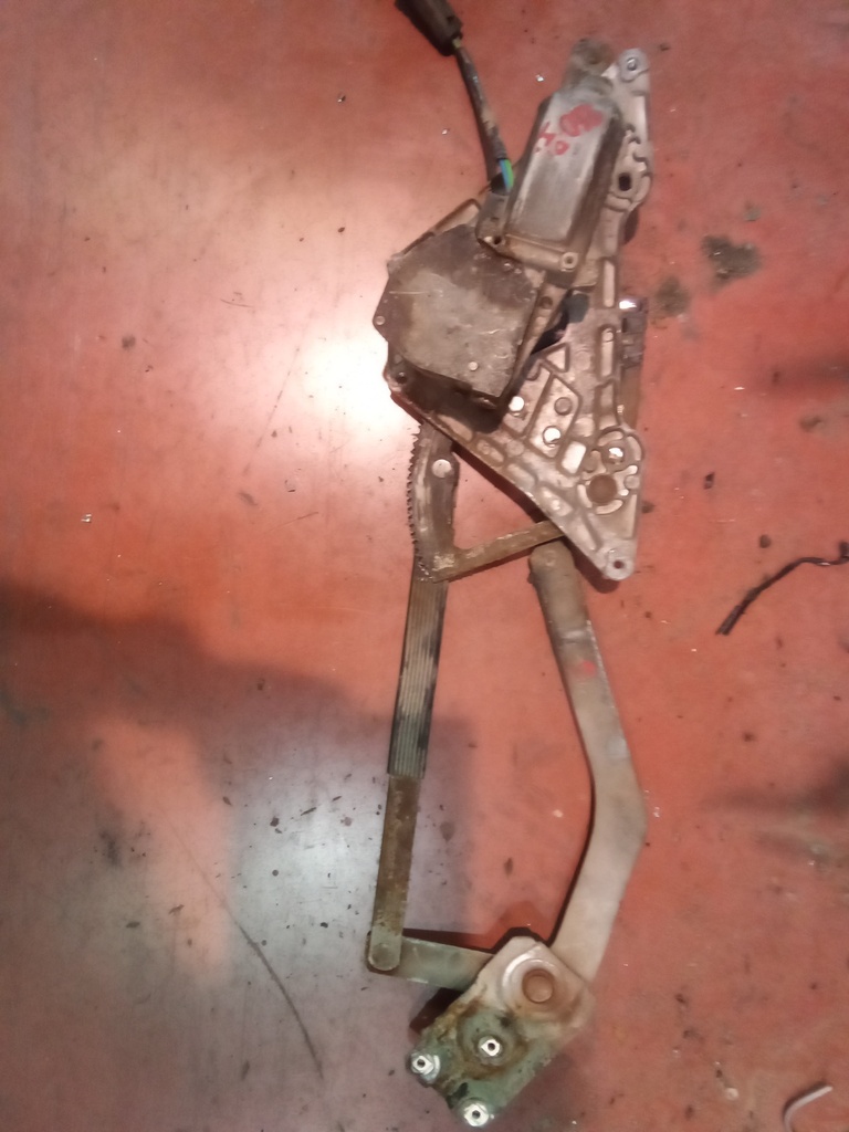 Elevalunas delantero izquierdo Ford Orión '87