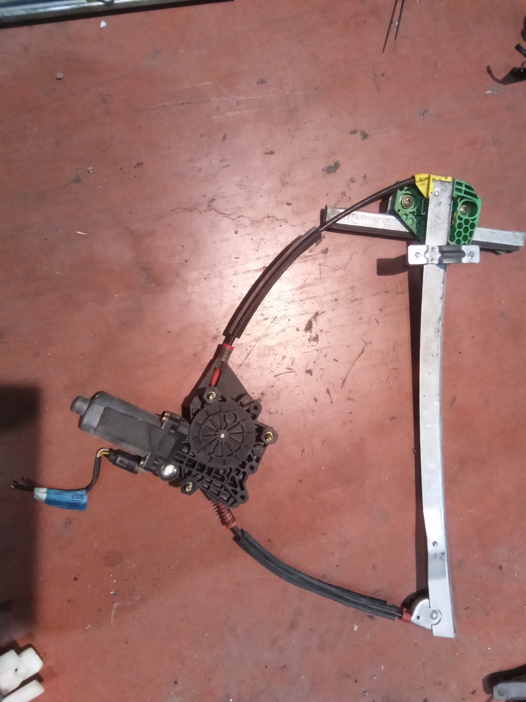 Elevalunas delantero izquierdo Ford ka '00