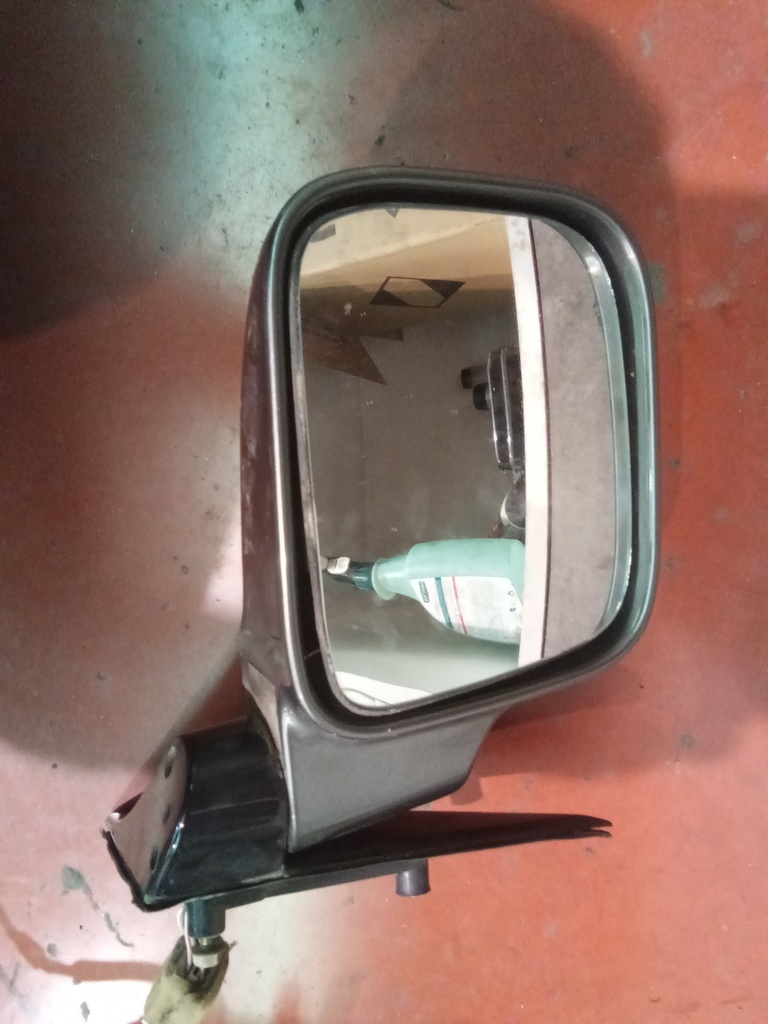 Retrovisor izquierdo Opel monterey '01