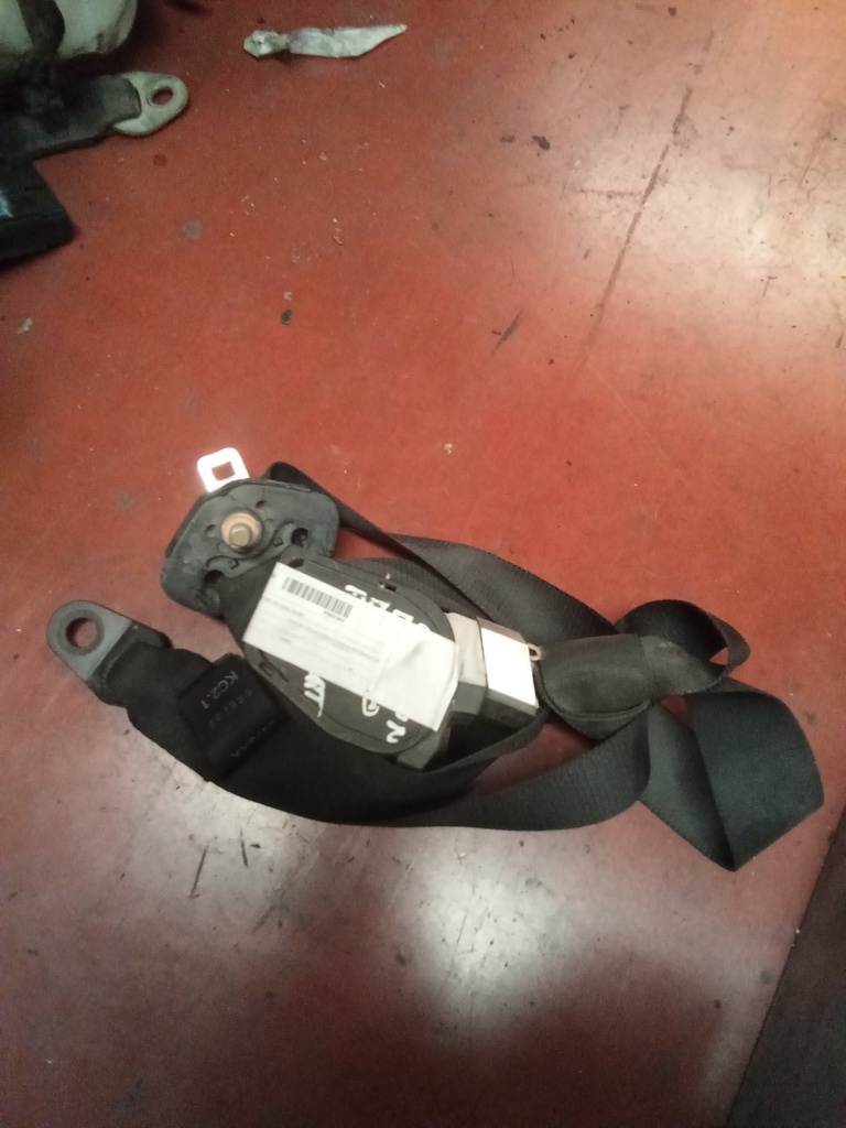 Cinturon delantero derecho ford scort '97