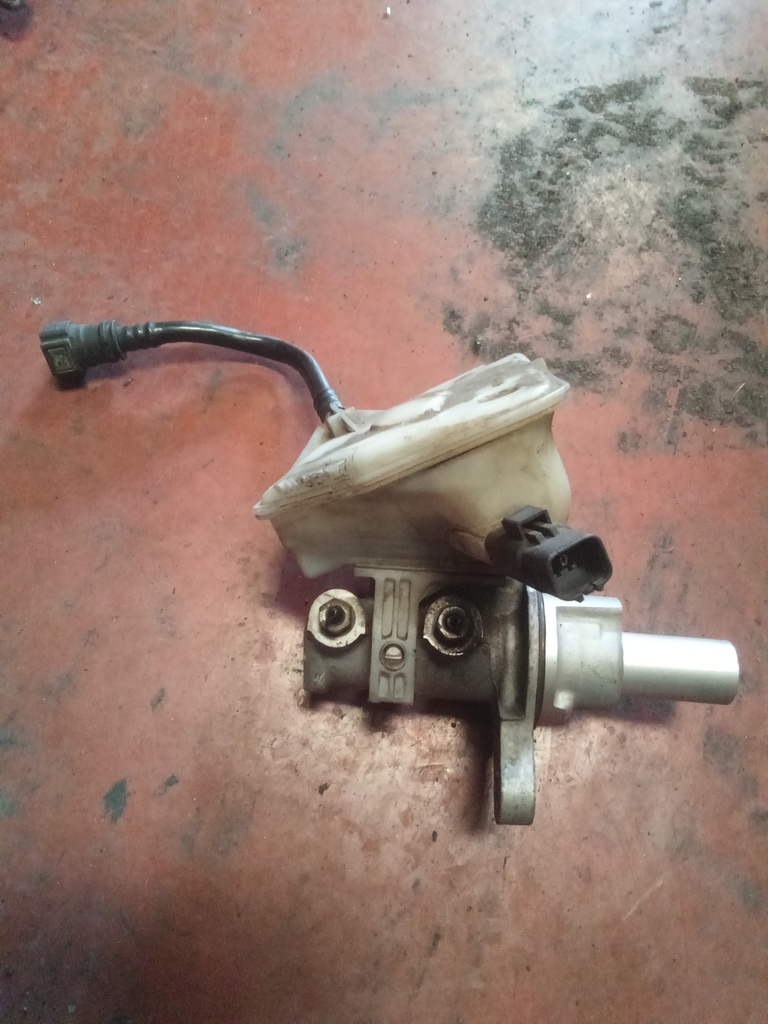 Bomba de freno Peugeot 308 1.6 hdi '08