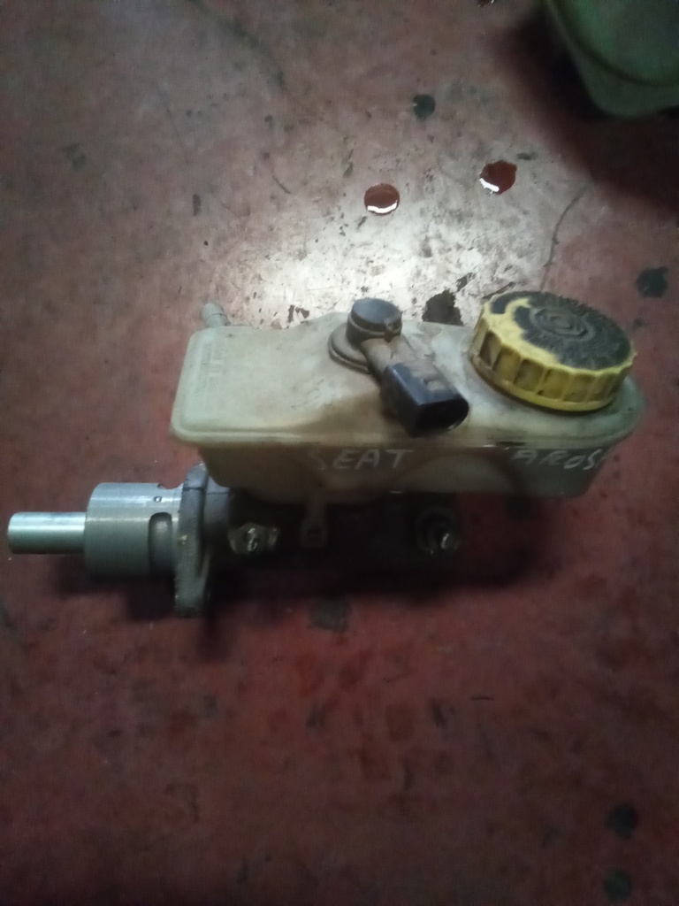 Bomba de freno seat arosa 1.0 gasolina '97