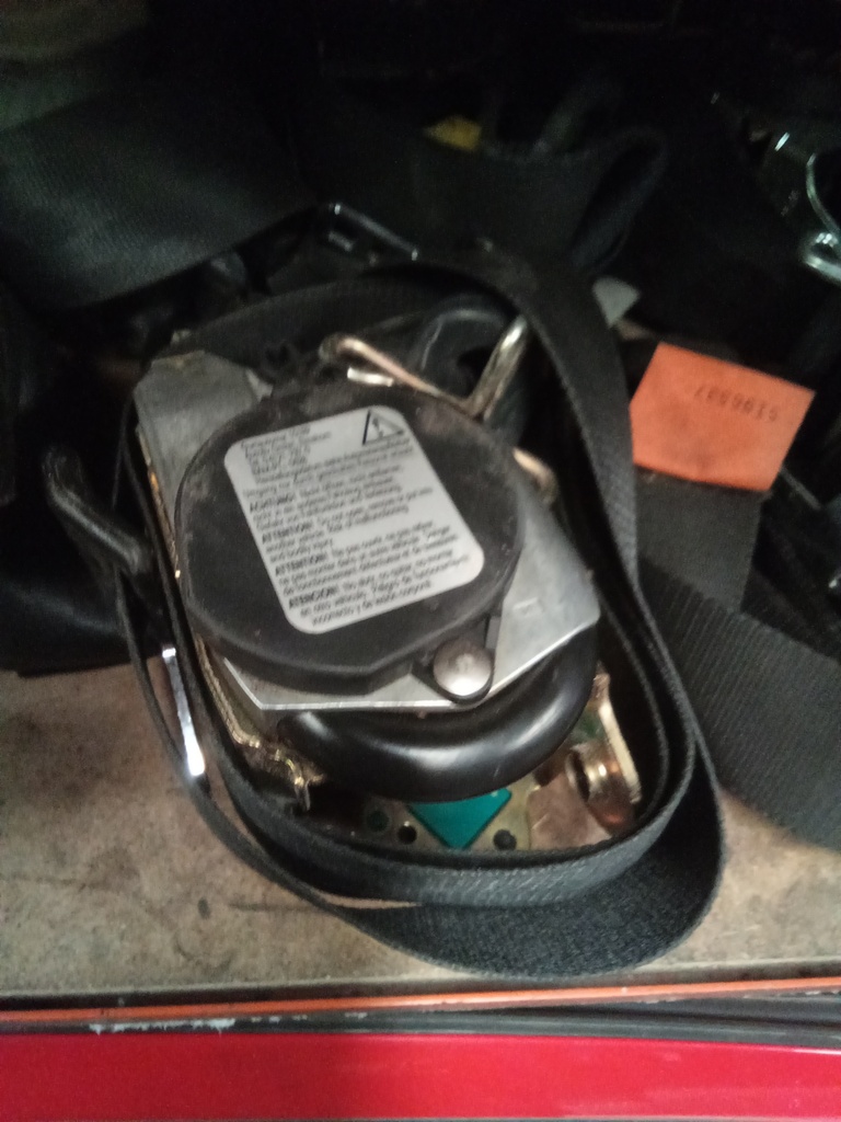 Cinturon delantero izquierdo  3p ford fiesta '07