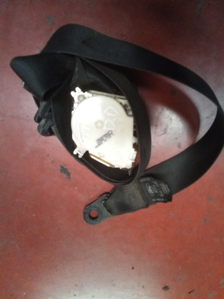 Cinturon delantero derecho ford focus '01