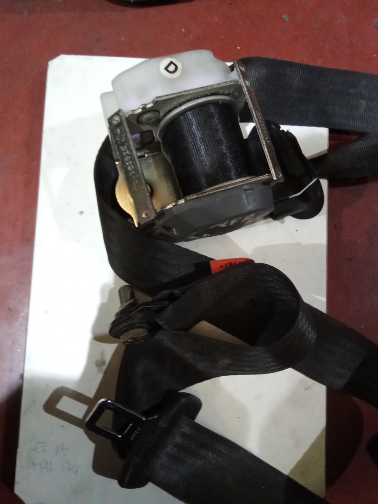 Cinturon trasero derecho 3p alfa 147 '04