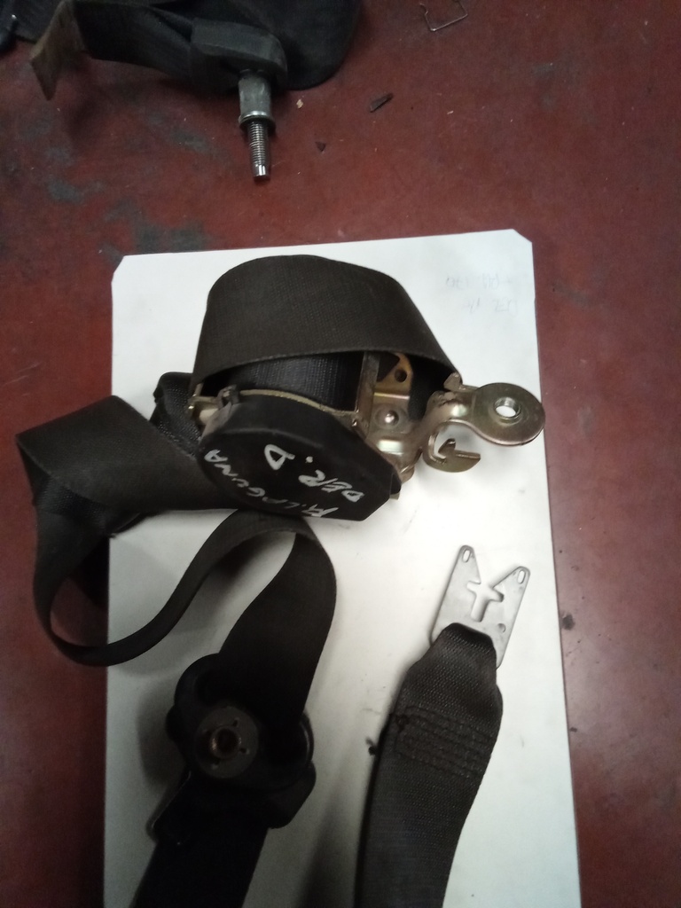 Cinturon delantero derecho renault laguna '06