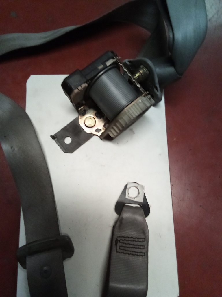 Cinturon delantero izquierdo renault scenic '99