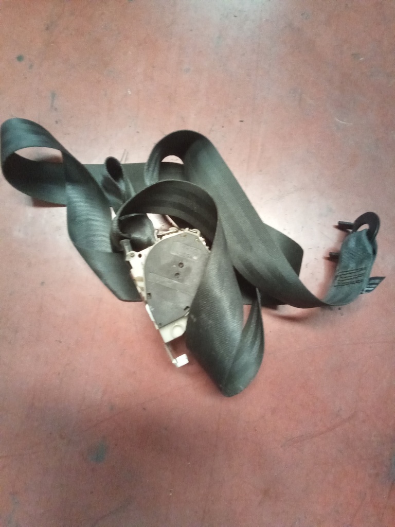 Cinturon trasero derecho renault clio '02