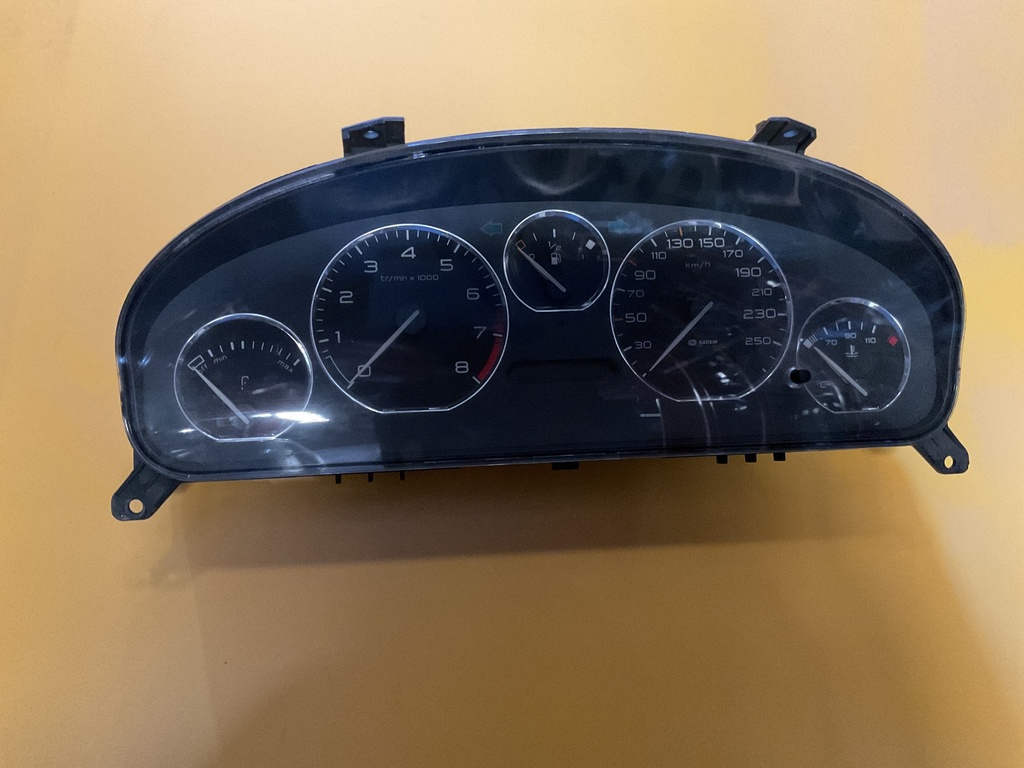 Cuadro instrumentos peugeot 406/año 1999