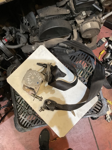 Cinturón tras. izquierda nissan pathfinder '05