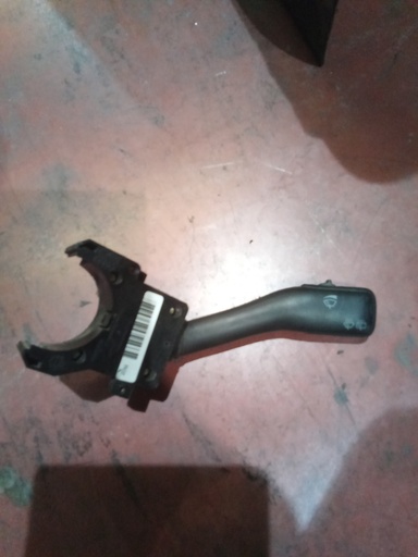 [SIN REFERENCIA] Mando de limpiaparabrisas audi a4 '98