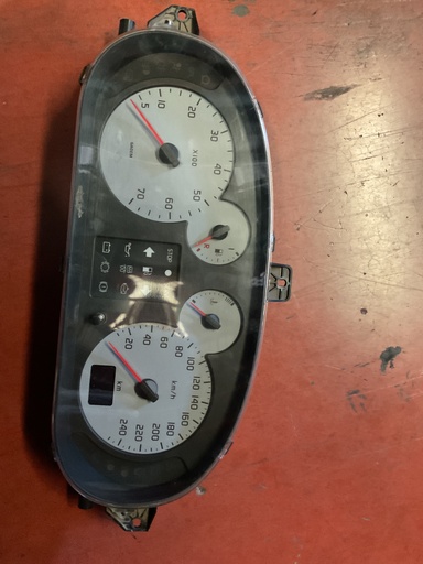 [P8200213795] Cuadro instrumentos renault megane ii 03